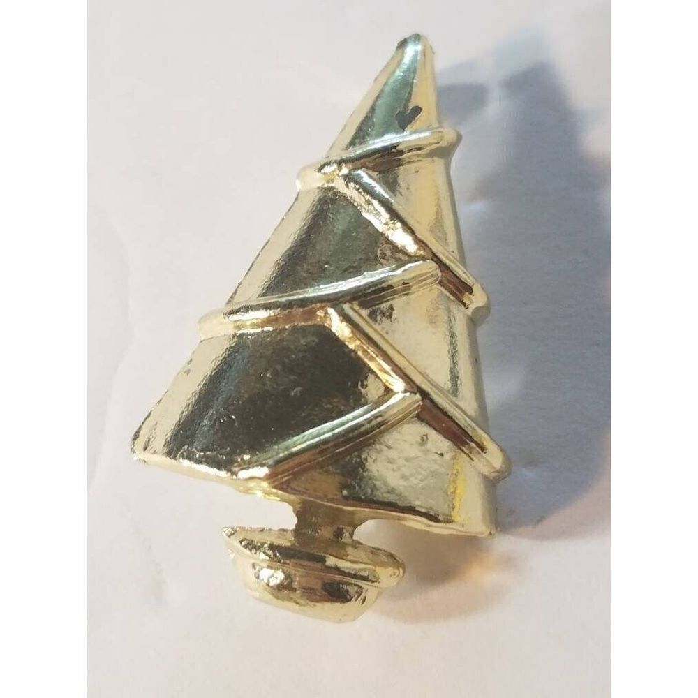 Vintage gold tone Christmas tree brooch